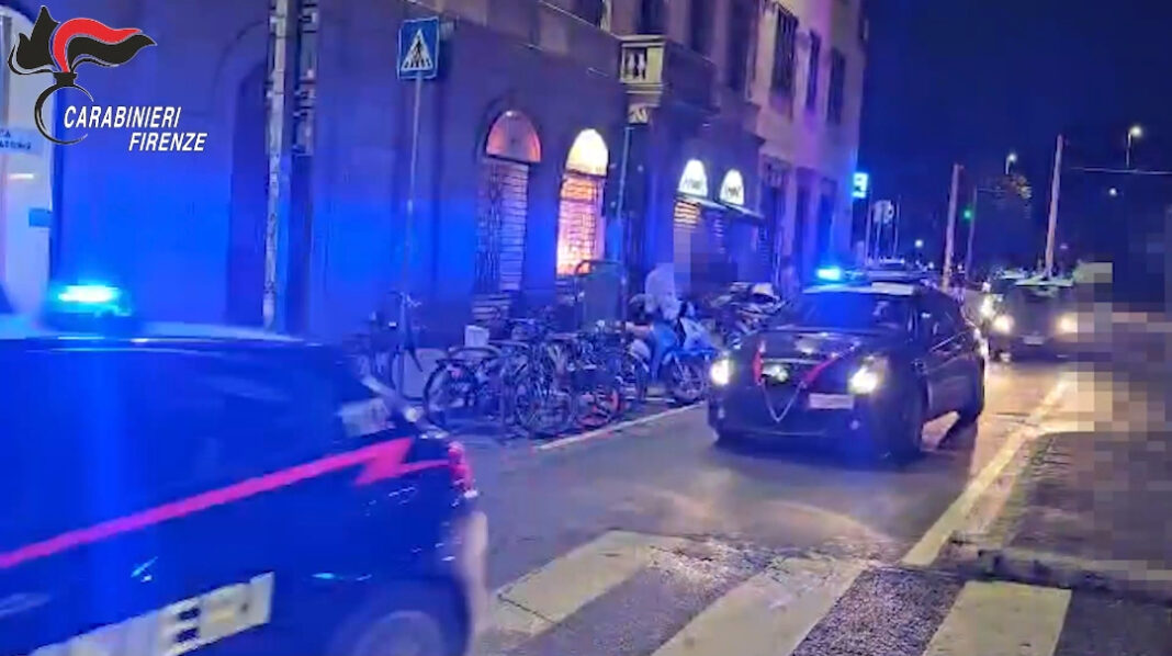 Entra con la forza in casa della ex, arrestato a Firenze