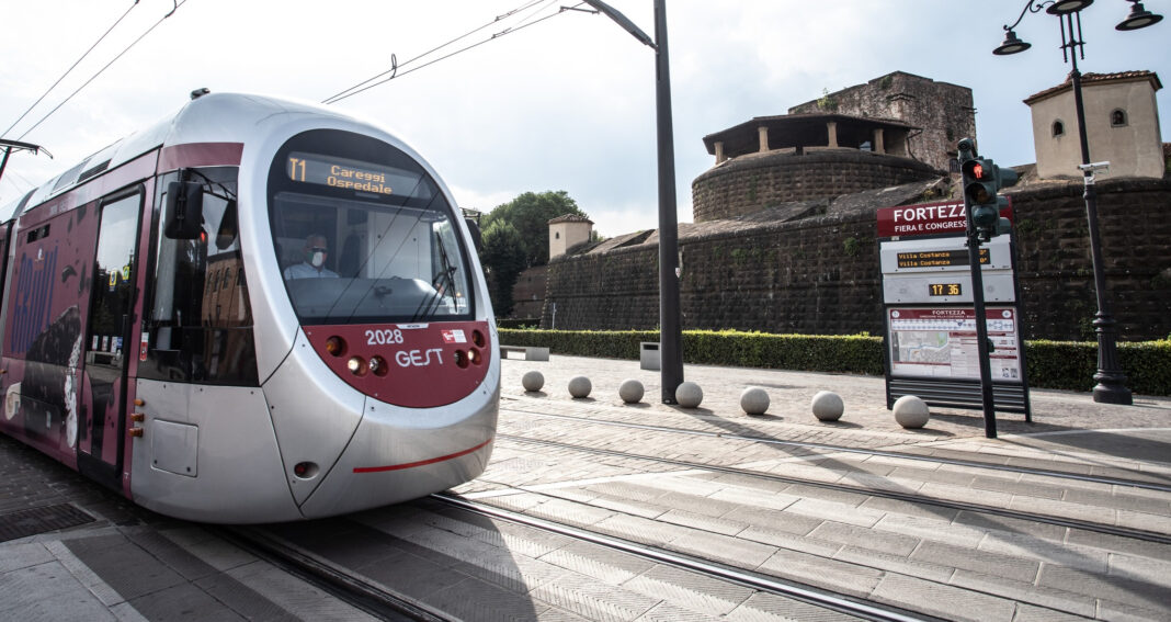 Falso in bilancio, rinviati a giudizio vertici tramvia Firenze