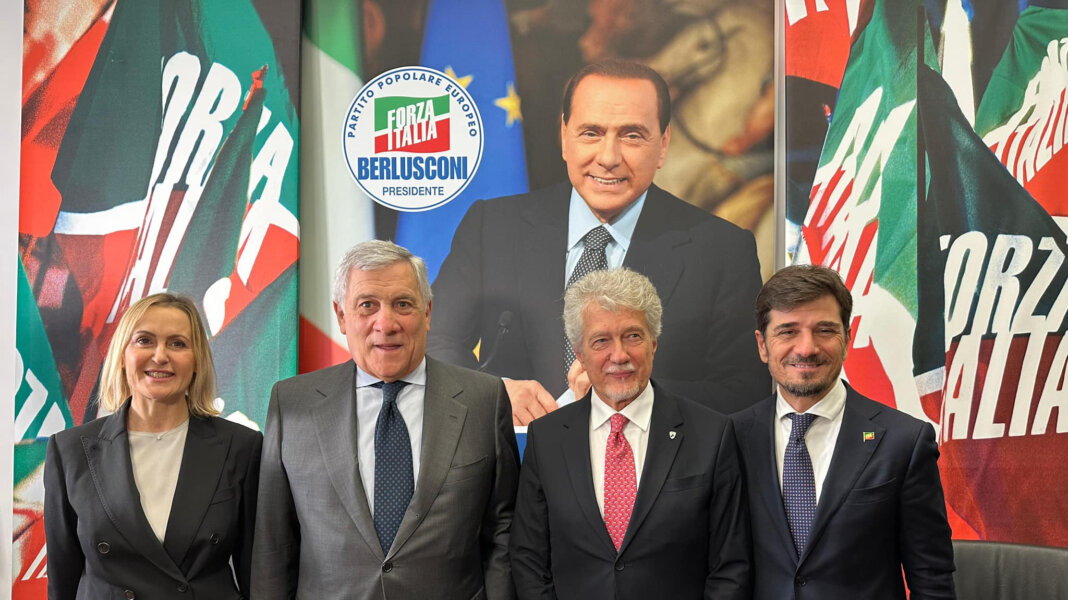 Ghinelli candidato Europee 2024, sindaco di Arezzo con centristi