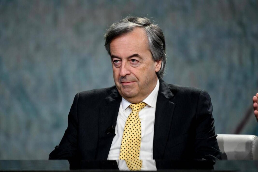 Burioni lascia i social: “Dopo 10 anni tempo di evolvere, clima non più costruttivo”
