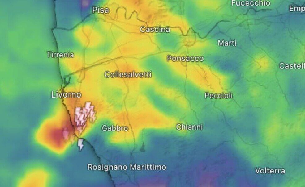 Pioggia intensa nelle province nord occidentali e sulla costa. Ombrone al secondo livello di guardia