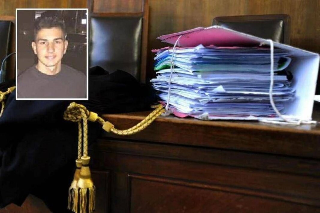 Uccise il padre per difendere la madre, è definitiva l’assoluzione per Alex Cotoia